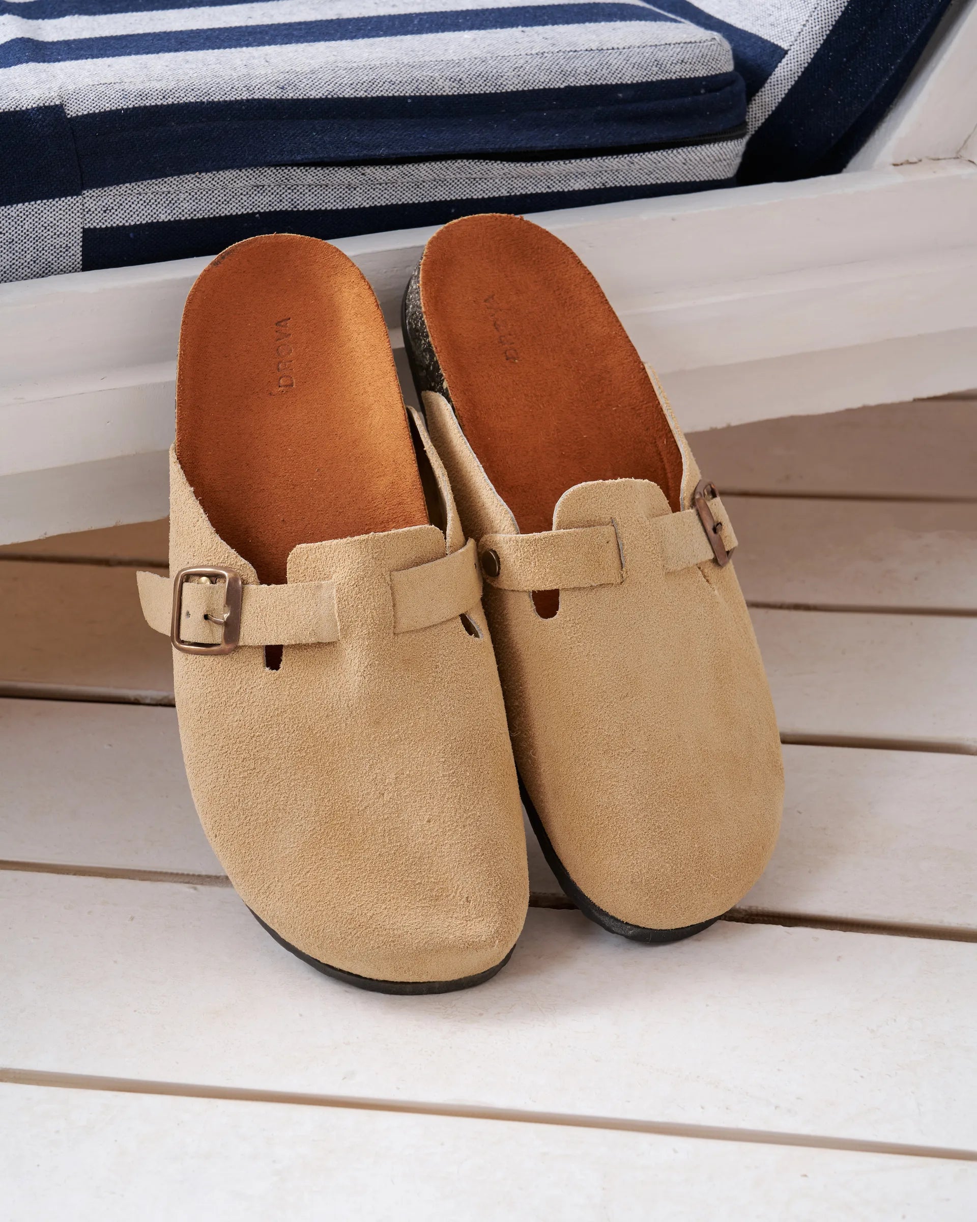 DROVA CLOGS