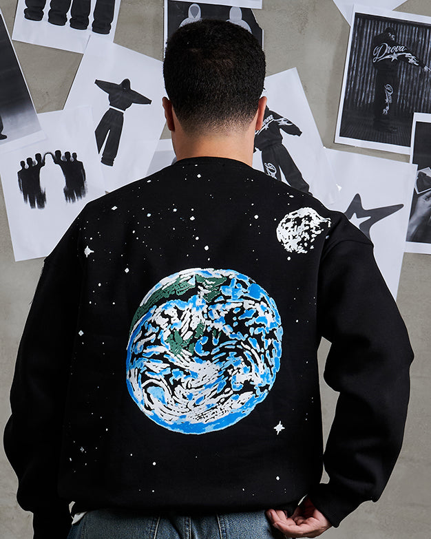 Dova Orbit Star Crewneck